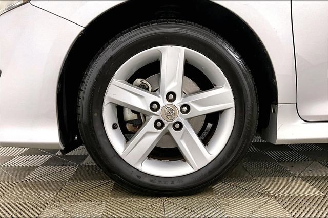 Used 2012 Toyota Camry SE image 8