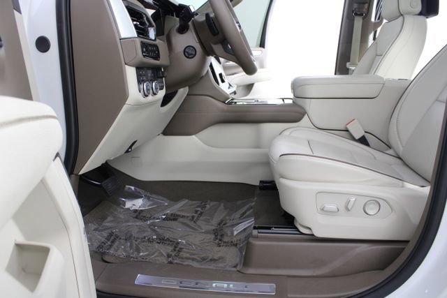 Used 2025 GMC Yukon Denali w/ Denali Reserve Package image 21