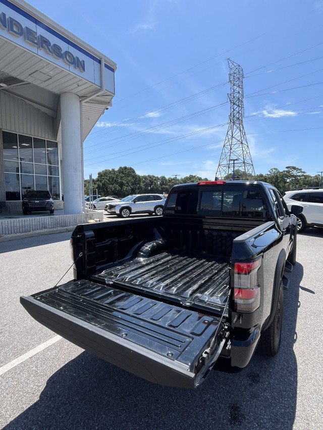 Used 2022 Nissan Frontier PRO-4X w/ Off-Road Protection Package image 9