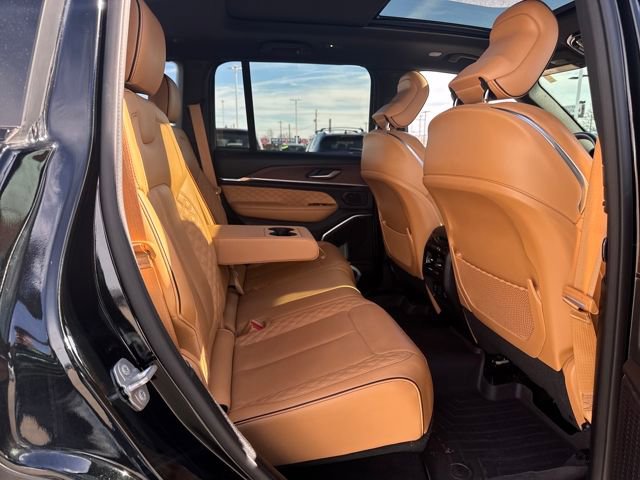 Used 2023 Jeep Grand Cherokee Summit image 14