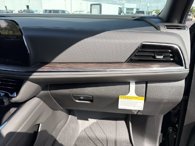 New 2026 Chevrolet Suburban Premier AWD/4WD image 38