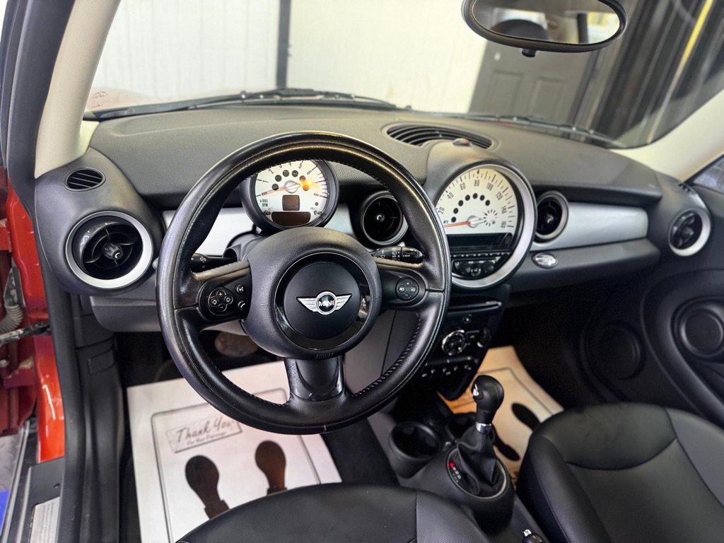 Used 2011 MINI Cooper Hardtop FWD image 22