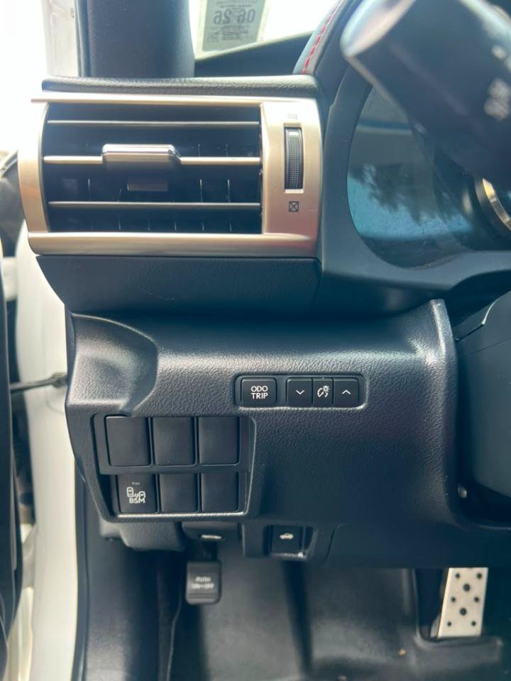 Used 2016 Lexus IS 300 AWD image 34