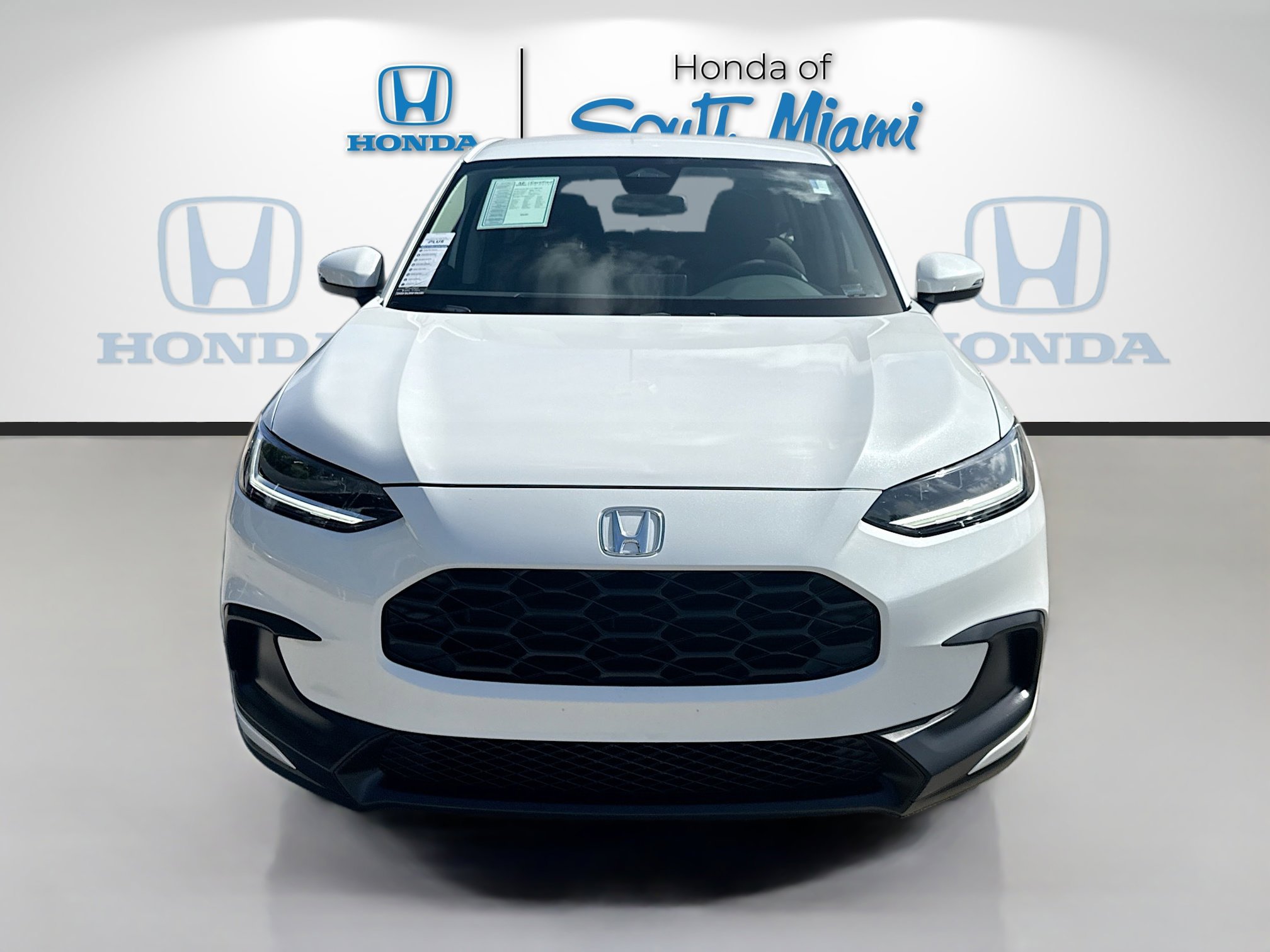 Certified 2025 Honda HR-V LX image 2