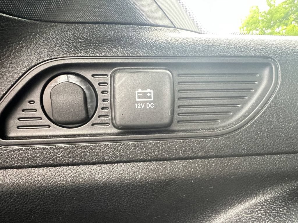 Used 2022 Jeep Grand Cherokee Altitude AWD/4WD image 35