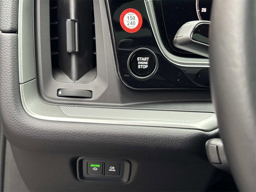 Used 2024 Porsche Cayenne image 30