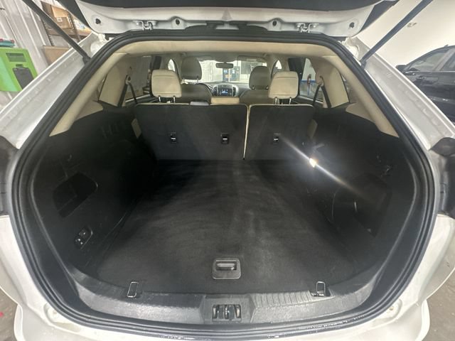 Used 2018 Ford Edge SEL FWD image 26