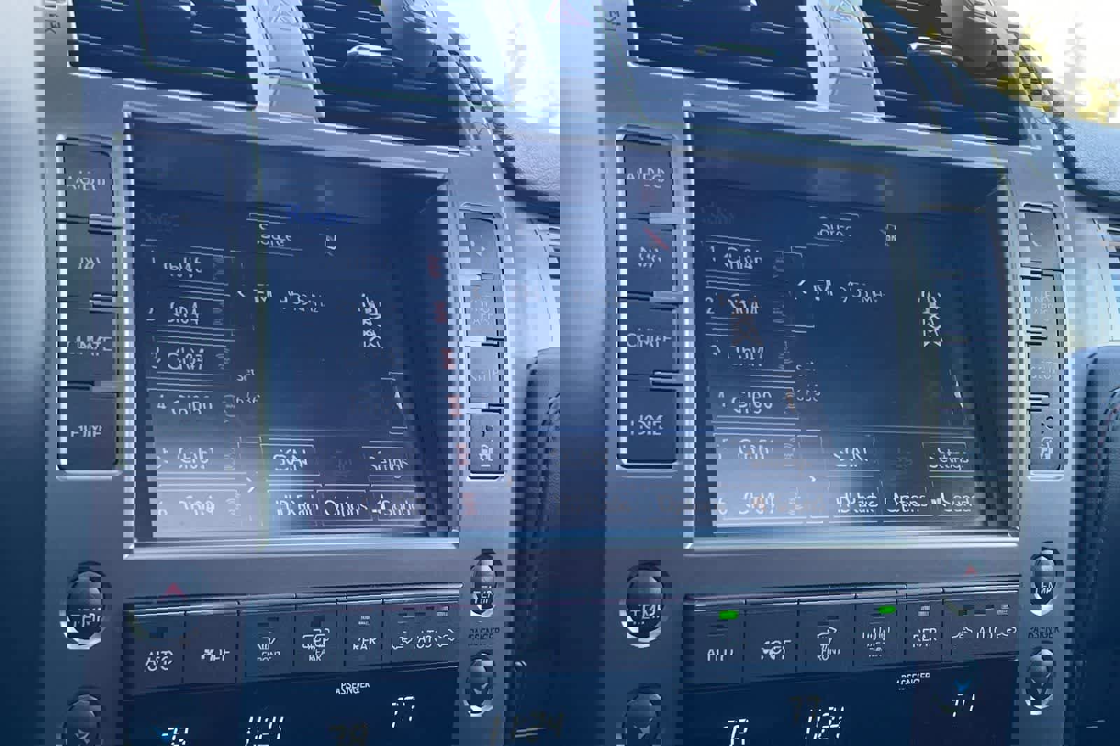 Used 2020 Lexus GX 460 Premium w/ Premium Package image 19