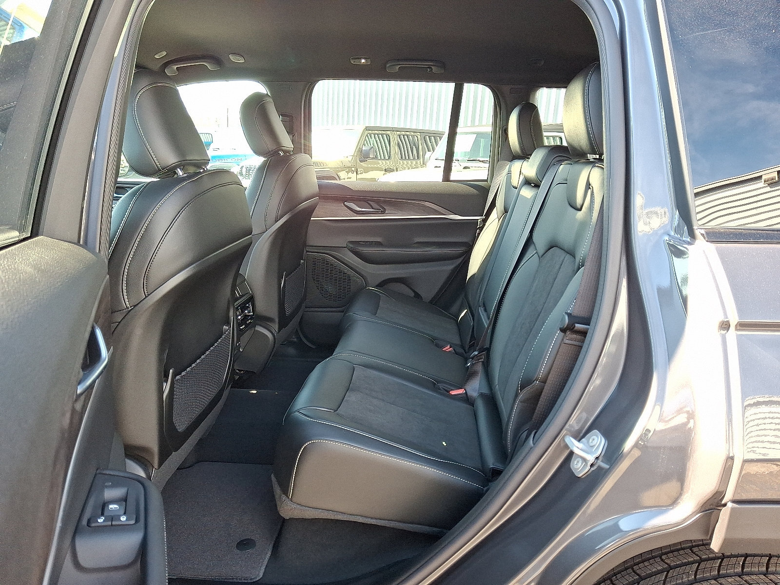 New 2026 Jeep Grand Cherokee Altitude AWD/4WD image 6