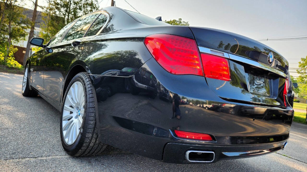 Used 2011 BMW 750Li xDrive 750Li xDrive AWD 4dr Sedan image 12
