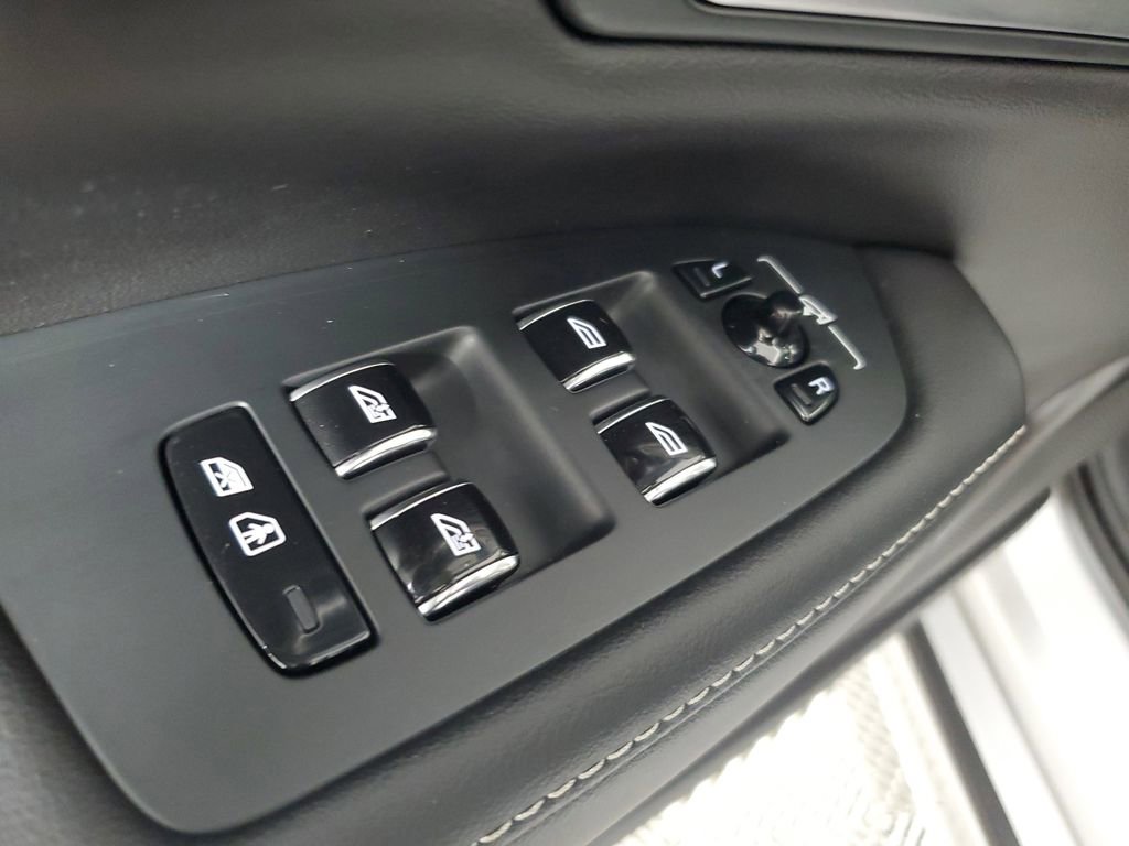 Used 2022 Volvo S90 B6 Inscription w/ Advanced Package AWD/4WD image 22