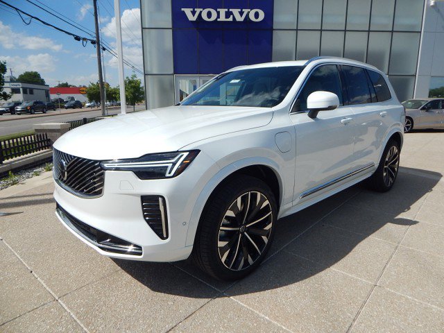 Certified 2025 Volvo XC90 T8 Plus w/ Protection Package Premier