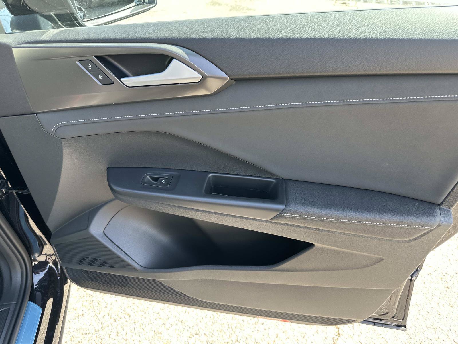 New 2027 Volkswagen Taos SE FWD image 29