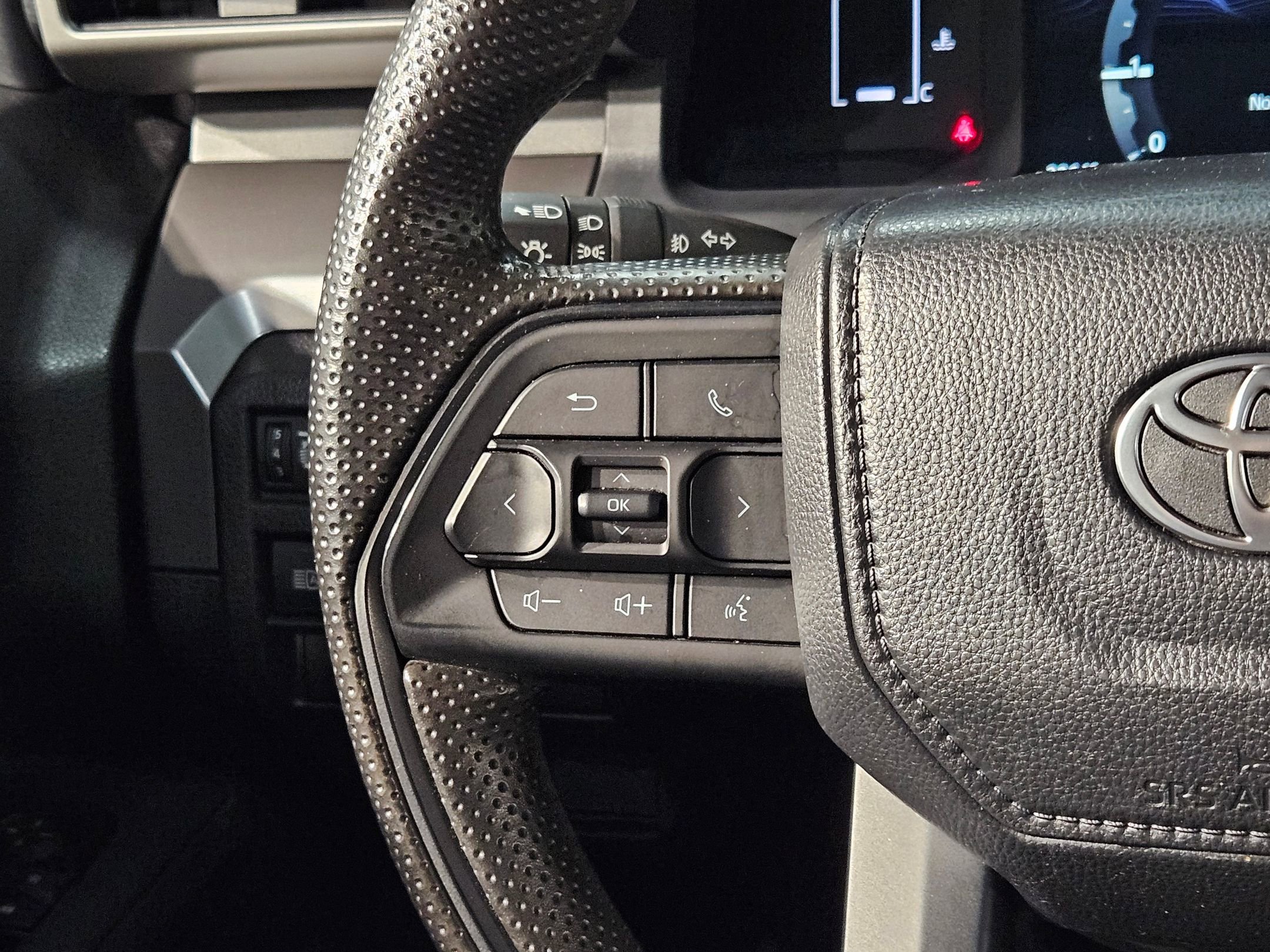 Certified 2024 Toyota Tacoma SR5 image 27