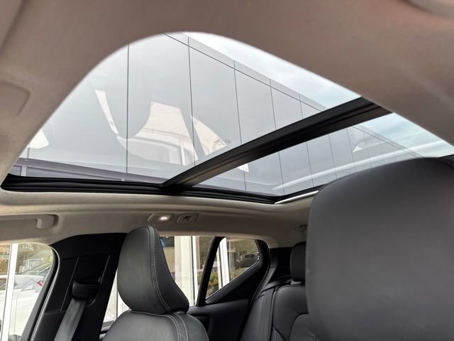 Certified 2023 Volvo XC40 B5 Plus w/ Climate Package AWD/4WD image 27