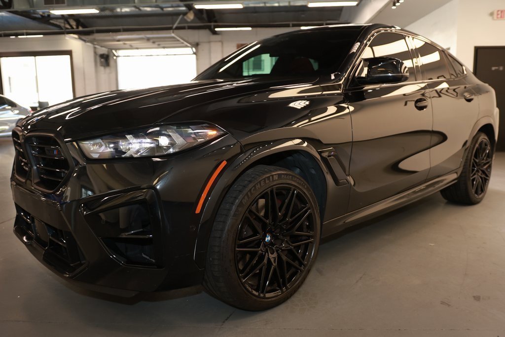 Used 2025 BMW X6 M Competition w/ Executive Package image 3
