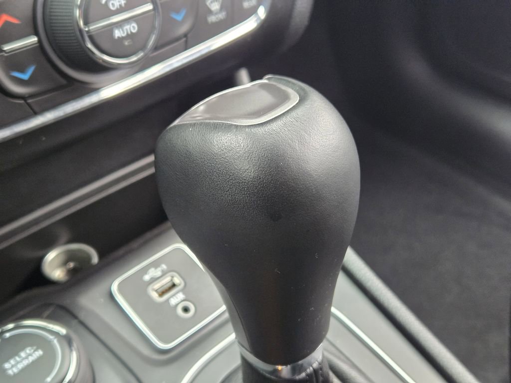 Used 2022 Jeep Cherokee Latitude Lux image 24