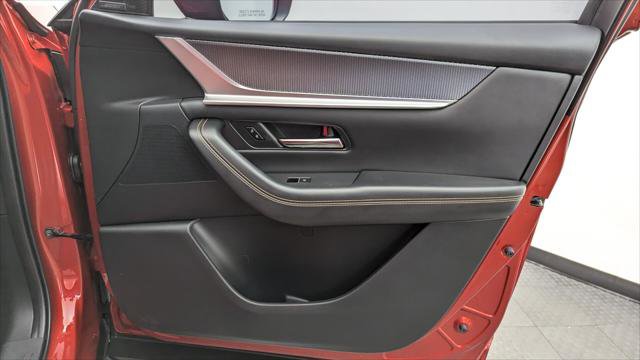 Used 2024 MAZDA CX-90 Plug-In Hybrid w/ Premium Pkg image 26