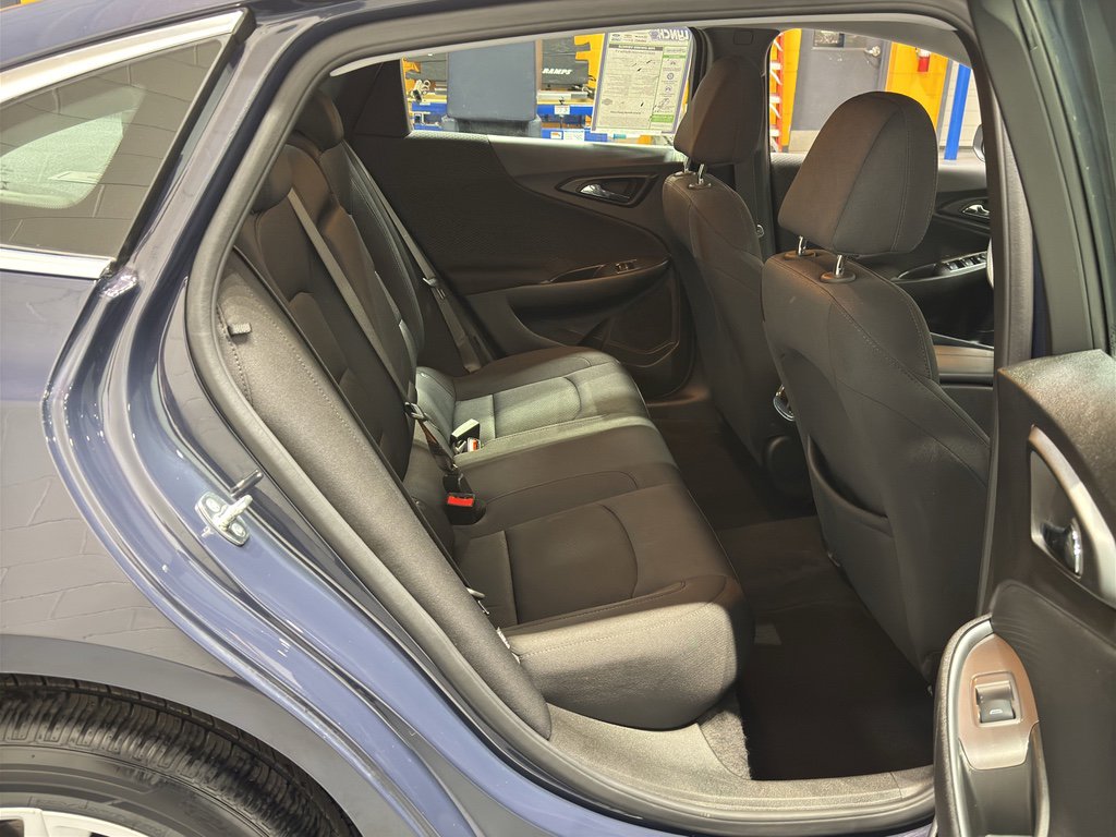 Used 2025 Chevrolet Malibu LT image 18