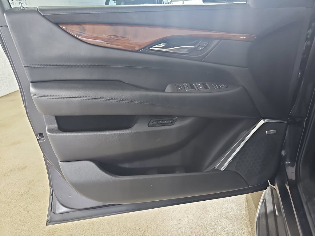 Certified 2015 Cadillac Escalade Premium AWD/4WD image 34