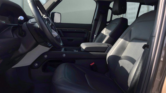 Used 2024 Land Rover Defender 110 S image 19