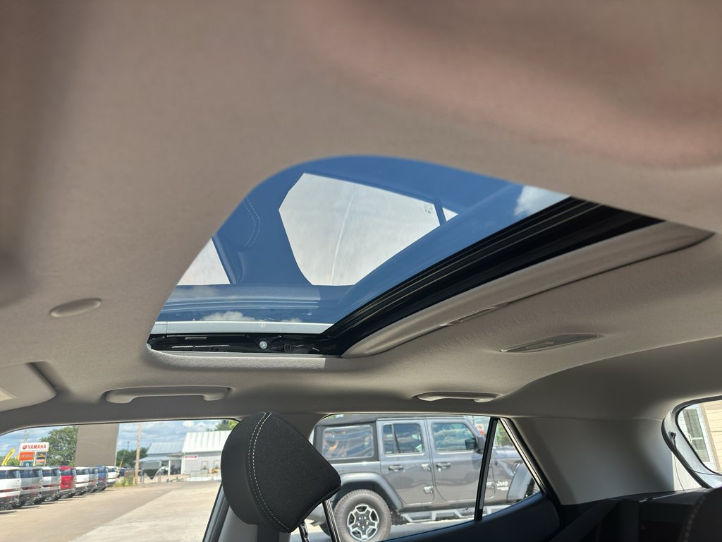 New 2026 Hyundai Venue SEL FWD image 23