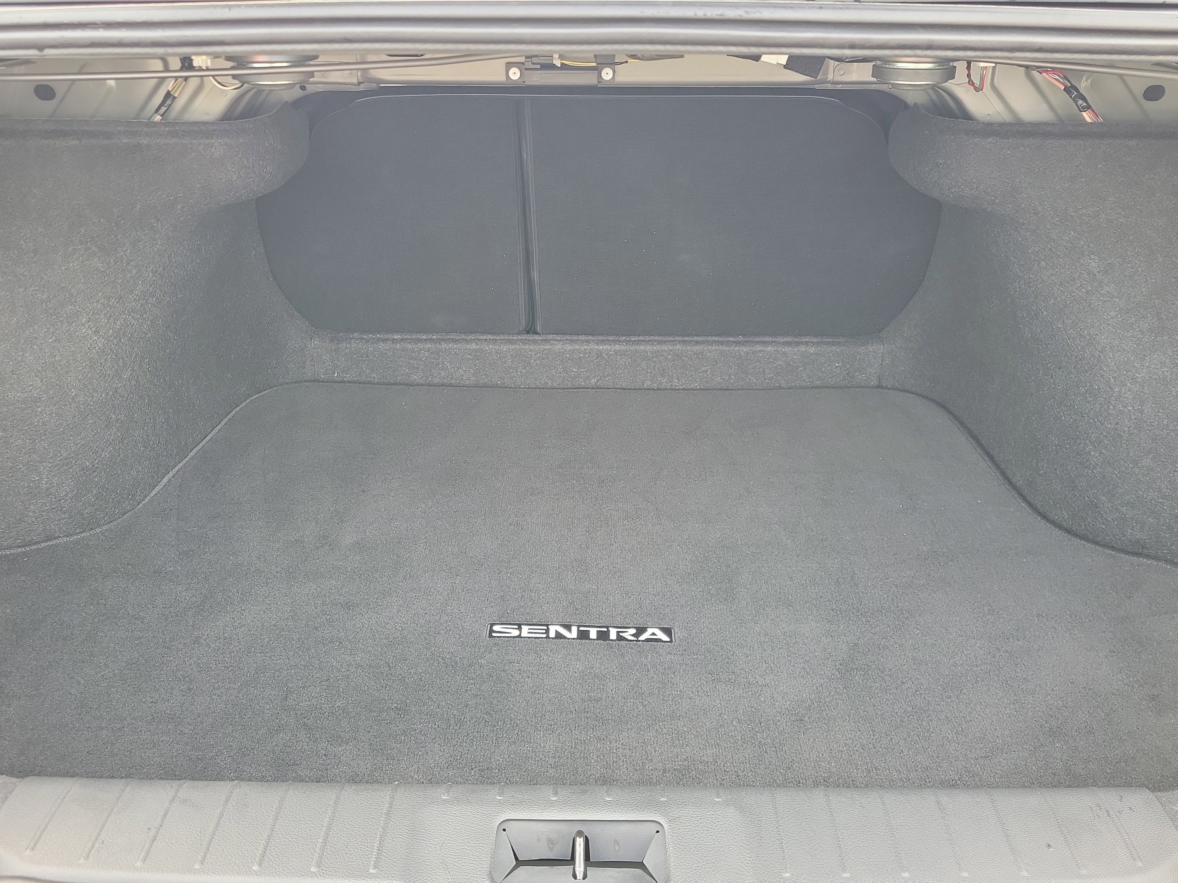 Used 2025 Nissan Sentra SV w/ All-Weather Package image 9