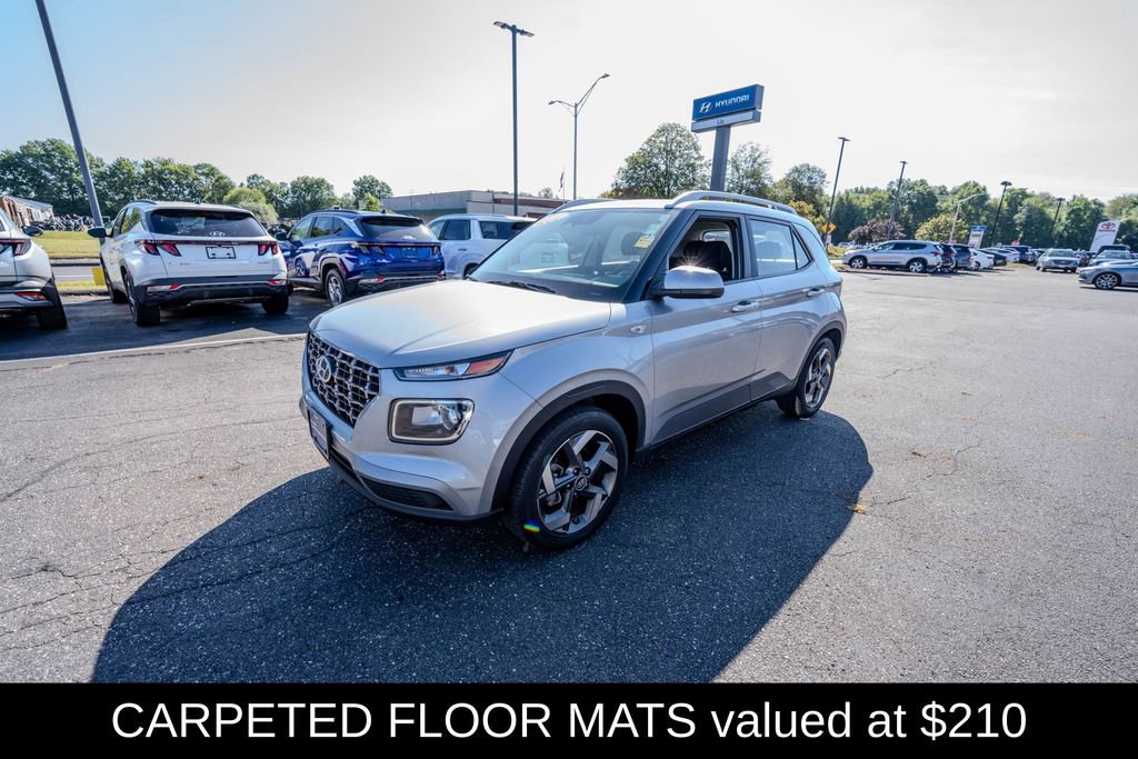 Used 2024 Hyundai Venue SEL image 3