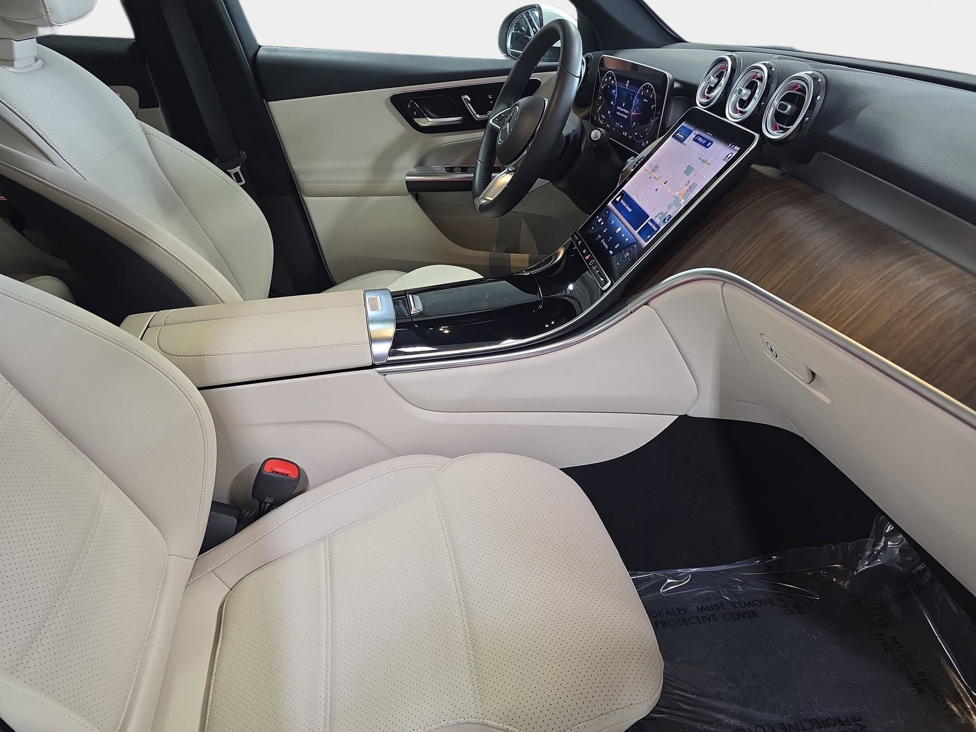 Certified 2025 Mercedes-Benz GLC 300 image 10