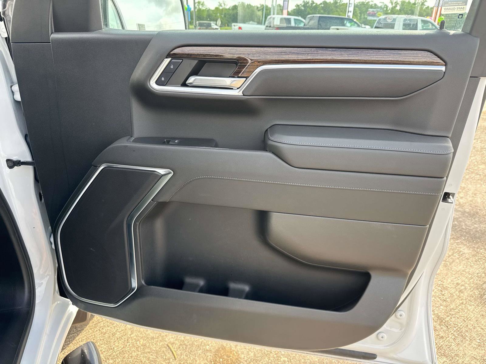 Used 2024 GMC Sierra 1500 Elevation image 13