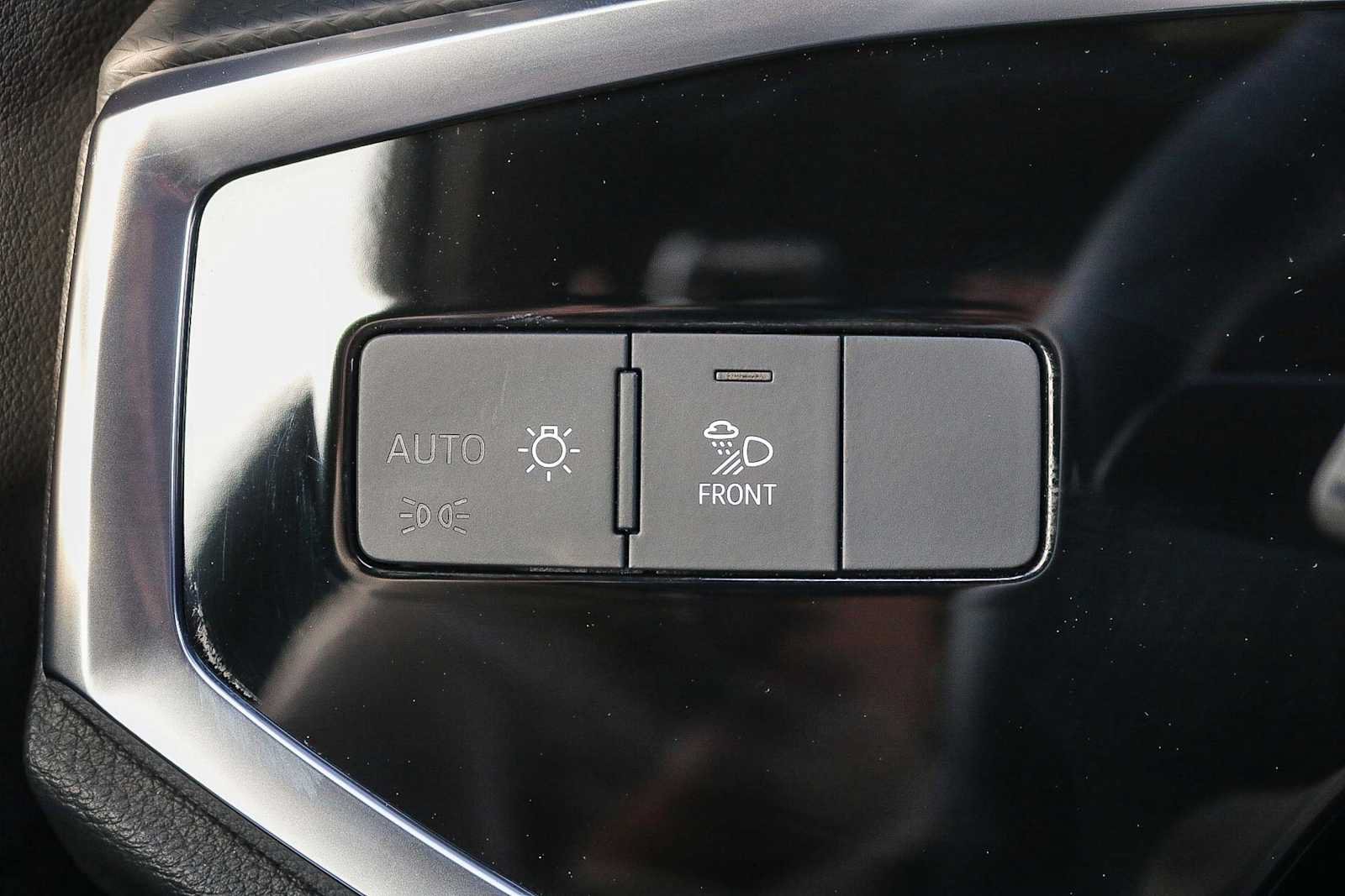 Used 2025 Audi Q3 2.0T Premium w/ Convenience Plus Package AWD/4WD image 34