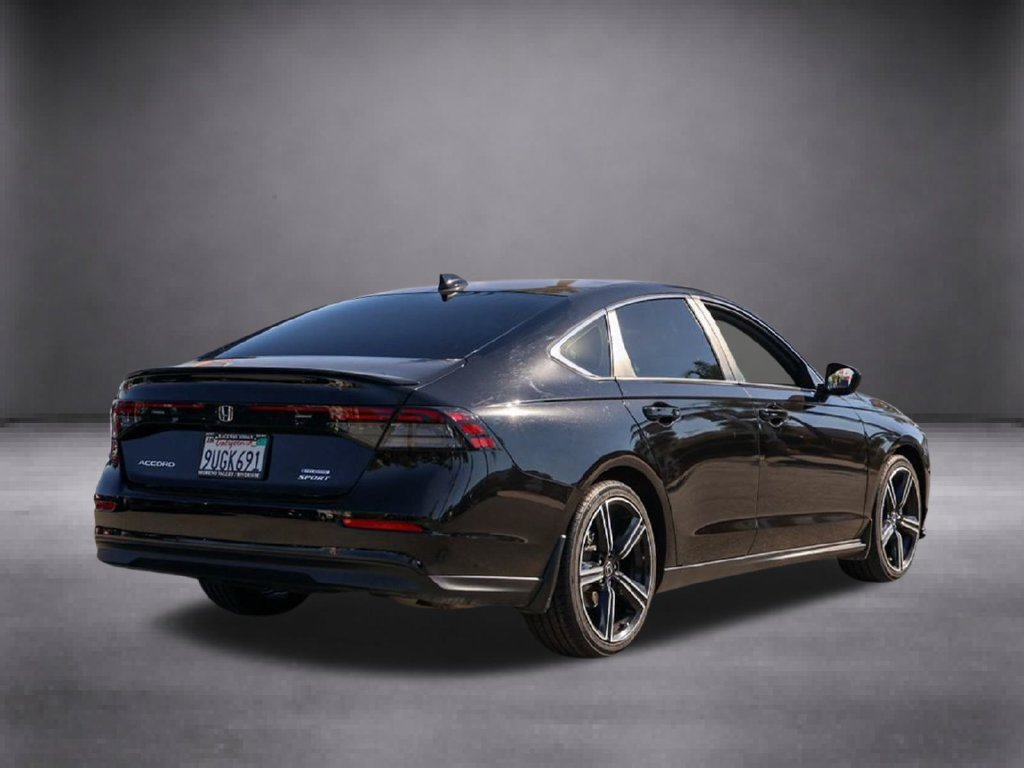 Used 2025 Honda Accord Sport image 4