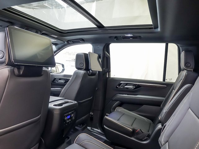 New 2026 Chevrolet Suburban Premier image 11