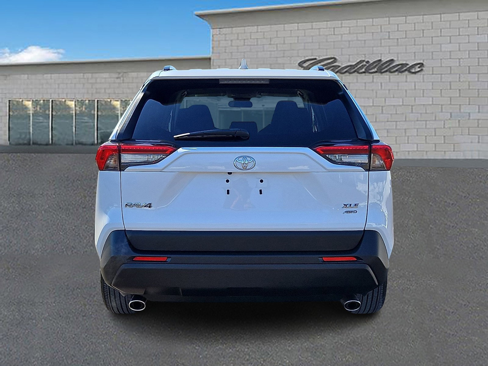 Used 2025 Toyota RAV4 XLE image 5