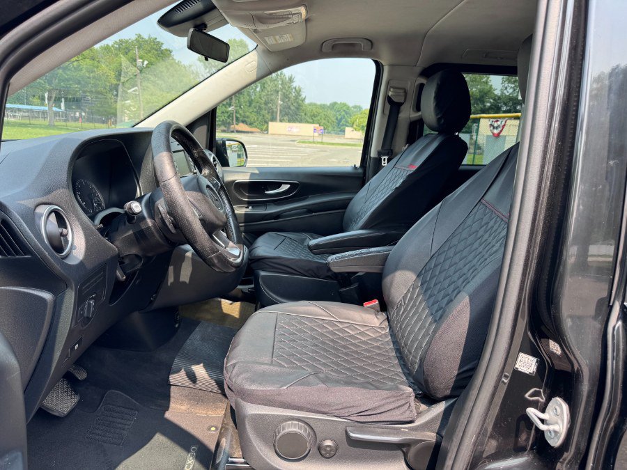 Used 2018 Mercedes-Benz Metris Passenger image 13