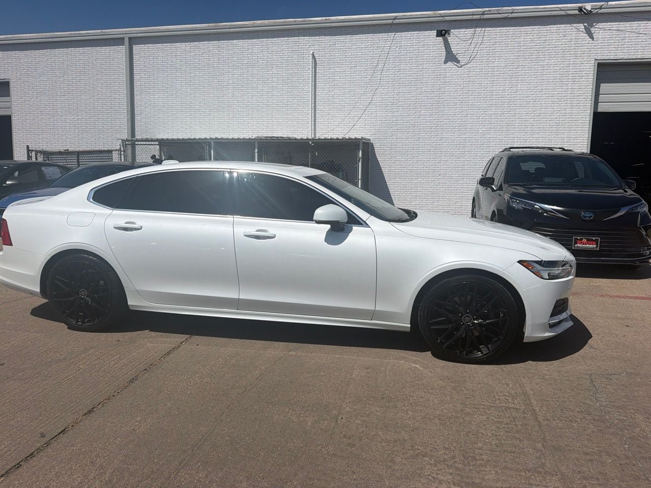 Used 2019 Volvo S90 T5 Momentum AWD/4WD image 3