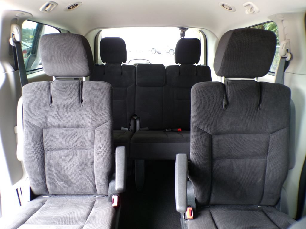 Used 2018 Dodge Grand Caravan SE w/ UConnect Hands-Free Group FWD image 21