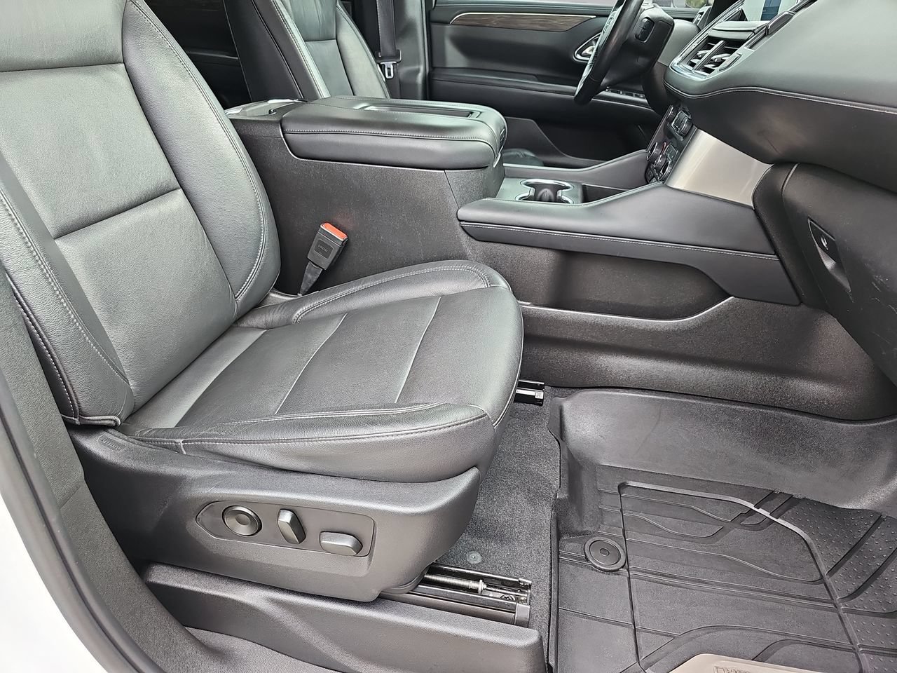 Certified 2021 Chevrolet Tahoe Z71 w/ Z71 Signature Package AWD/4WD image 13