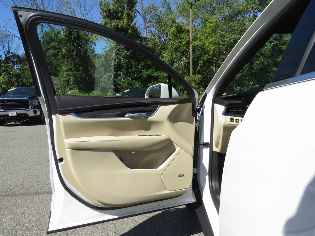 Used 2018 Cadillac XT5 AWD image 10