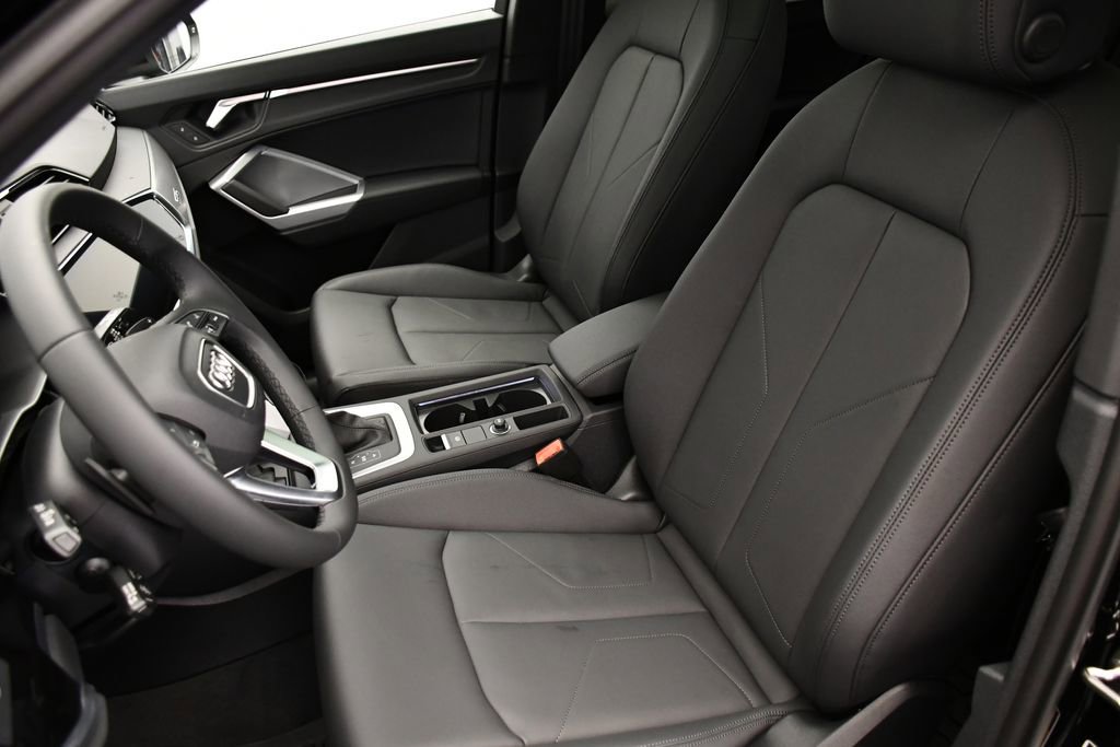 Used 2025 Audi Q3 2.0T Premium w/ Convenience Package AWD/4WD image 40