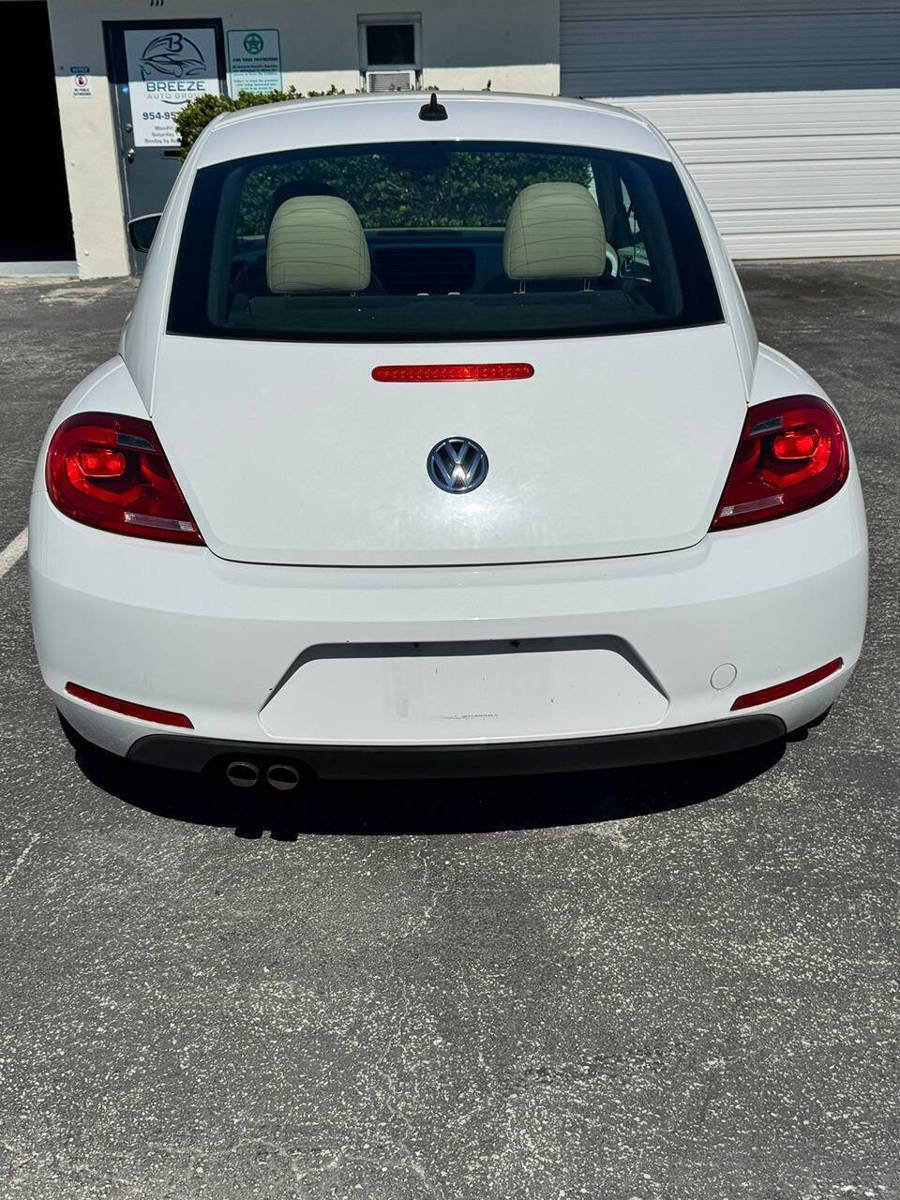 Used 2015 Volkswagen Beetle 1.8T FWD image 5