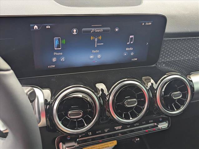 New 2026 Mercedes-Benz GLB 250 image 11