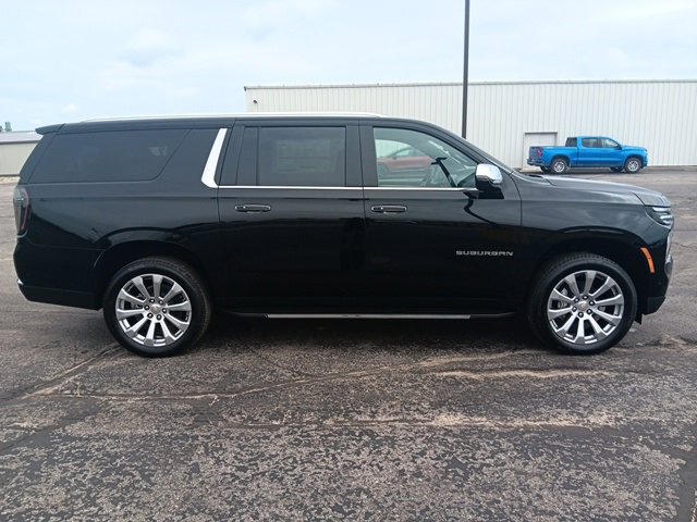 New 2025 Chevrolet Suburban Premier image 8