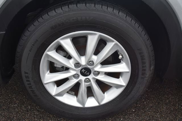 Used 2019 Kia Sorento LX image 44