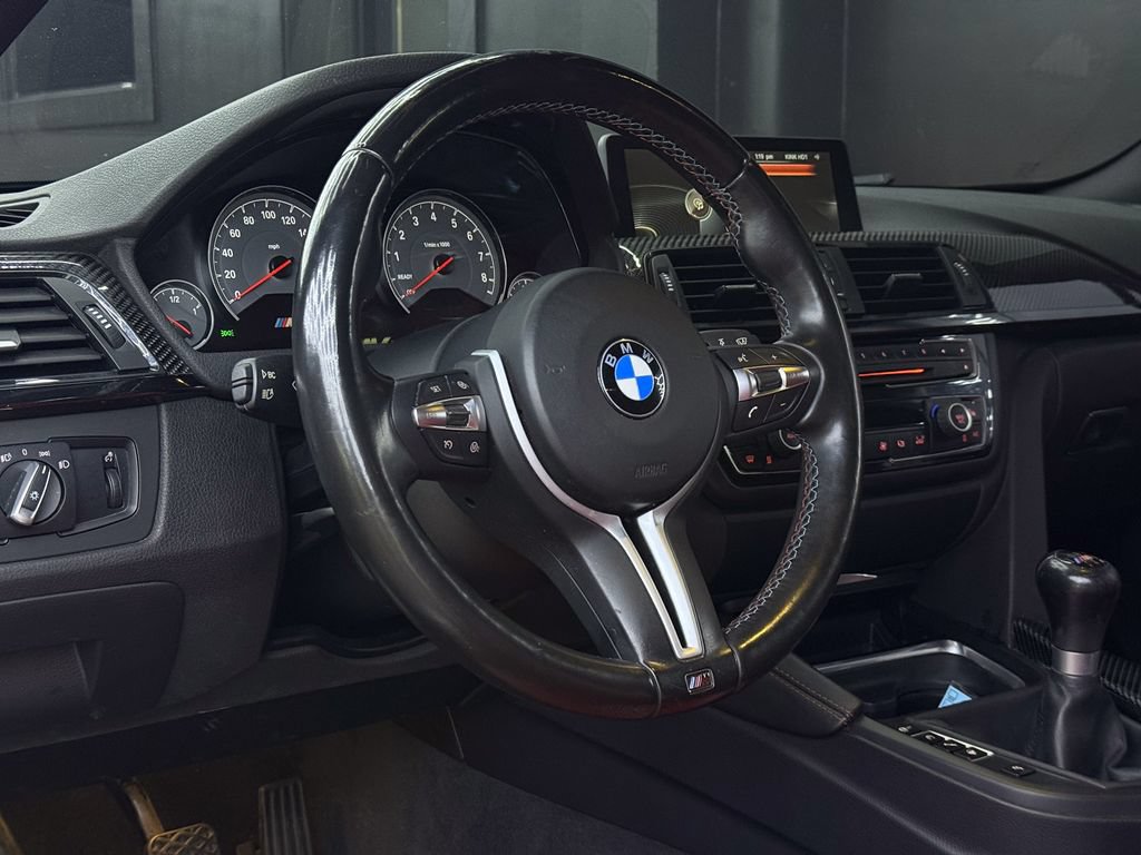 Used 2015 BMW M4 Coupe w/ Executive Package RWD image 15