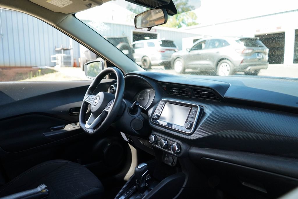 Used 2022 Nissan Kicks S FWD image 13