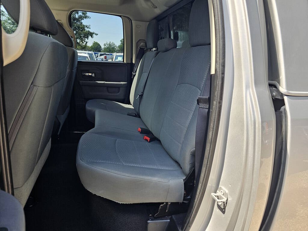 Used 2016 RAM 1500 Classic SLT AWD/4WD image 13