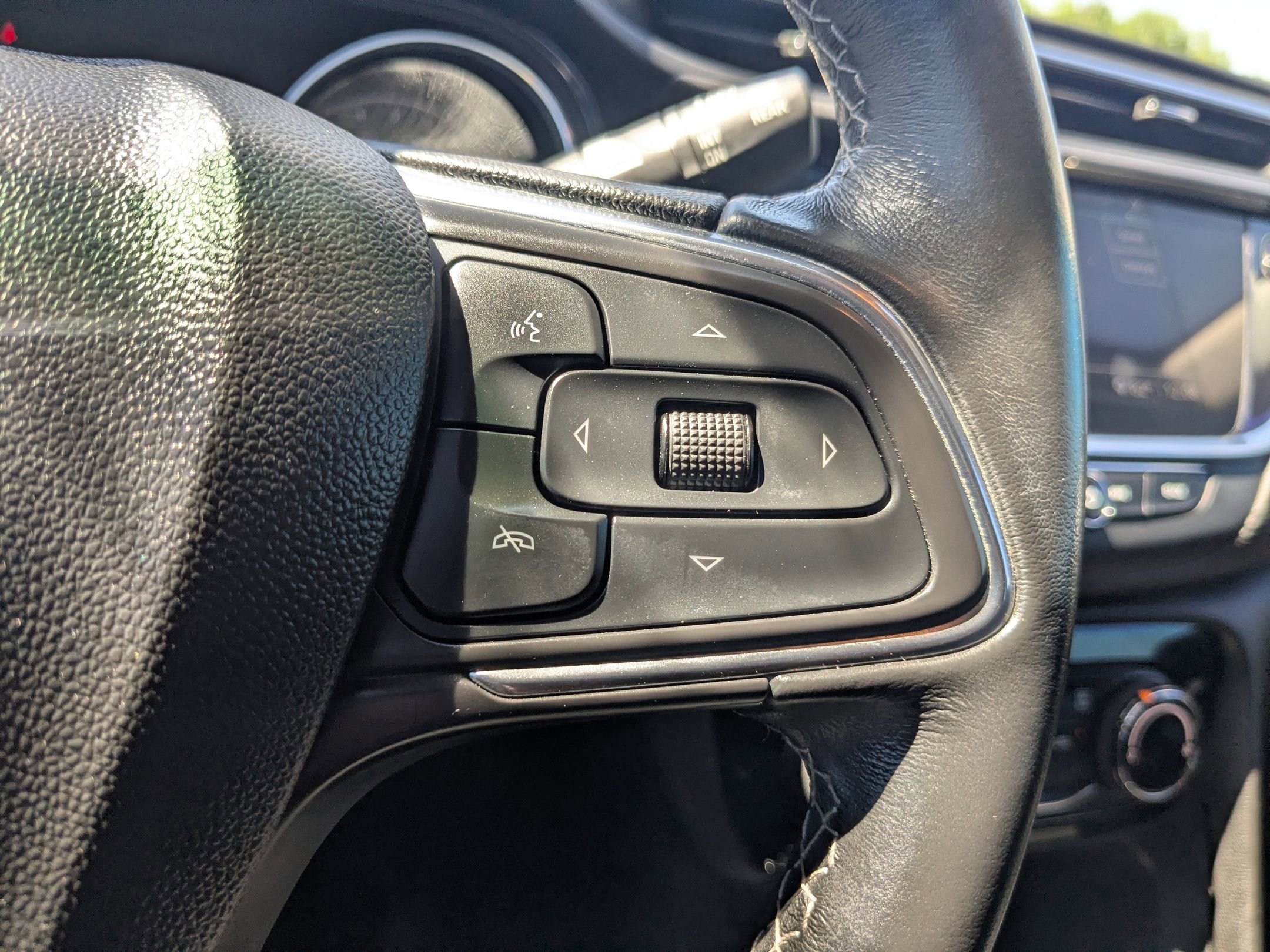 Used 2021 Buick Encore GX Preferred w/ Sport Touring Package FWD image 22