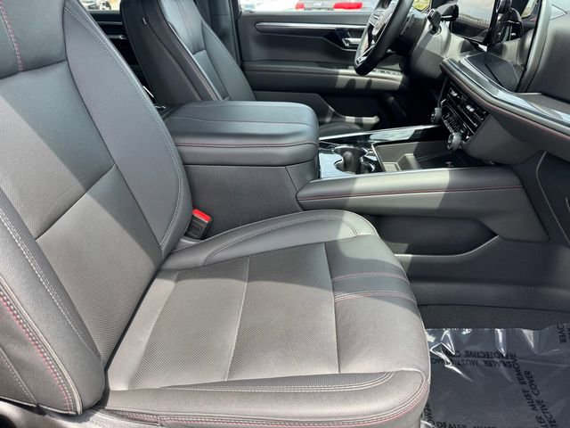 Used 2025 Chevrolet Suburban RST image 8