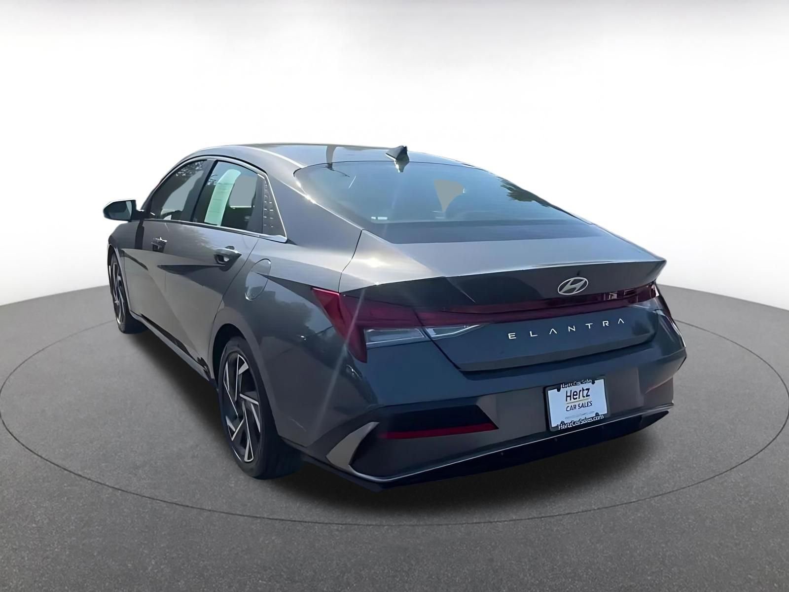 Used 2025 Hyundai Elantra SEL FWD image 11